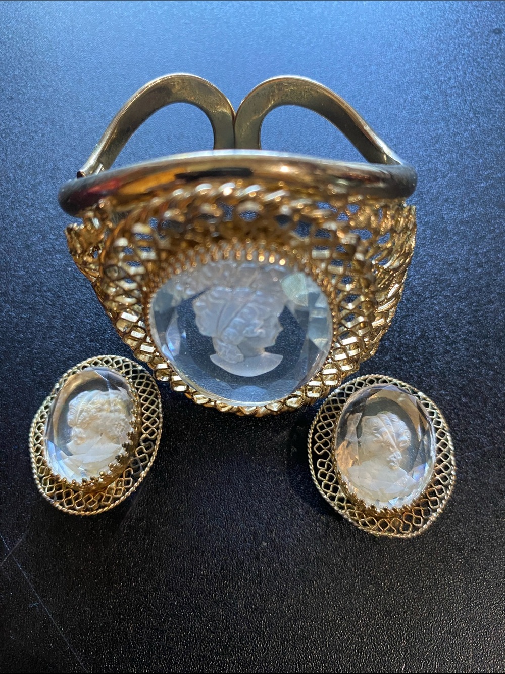 Vintage Whiting & Davis Gold Cameo Filigree Brooch and Earrings Set - Picture 2 of 6